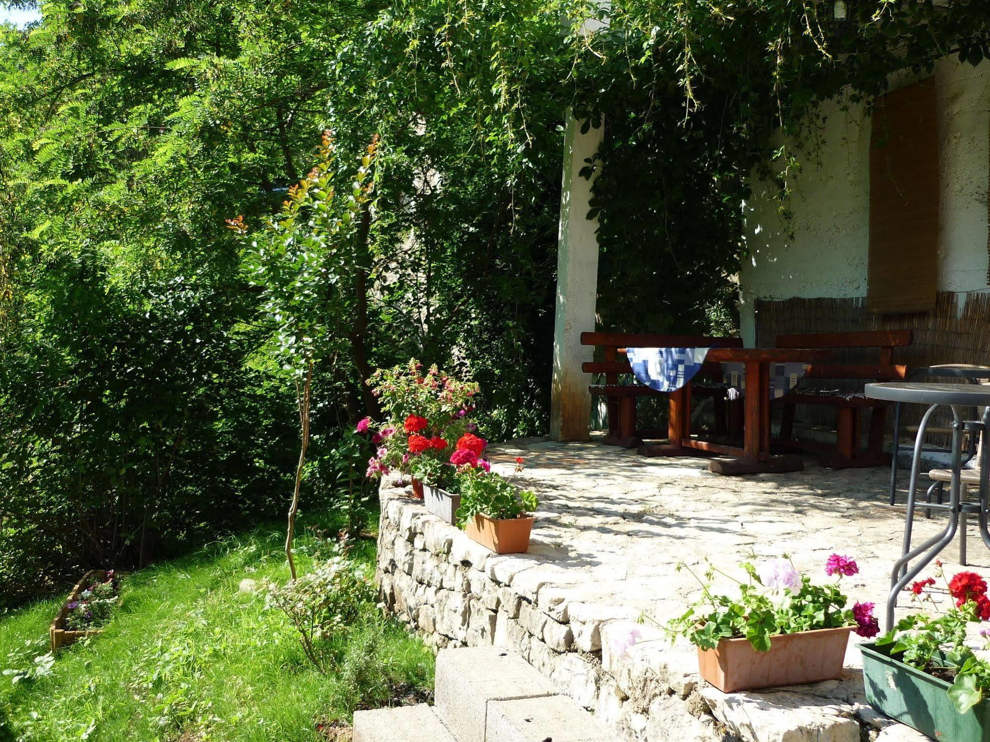 Pansion Villa Nur Mostar Exteriör bild